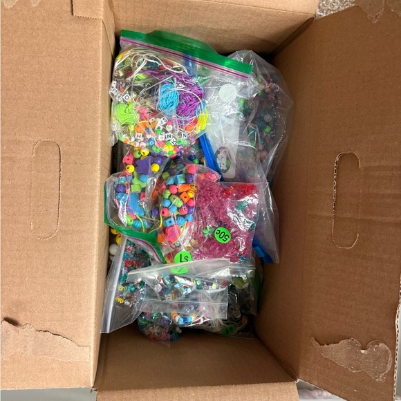 Colorful Bead & Button Collection 4lbs+ - Picture 9 of 9